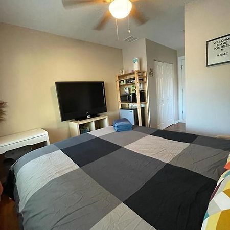 Quaint Guest Room Close To Siesta Key Sarasota Bagian luar foto