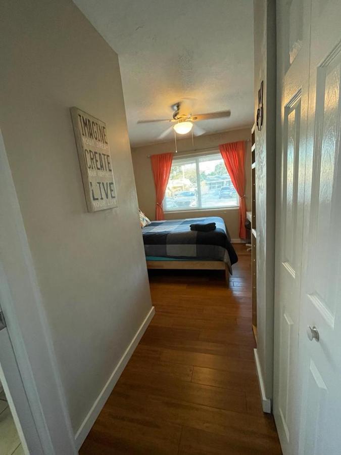 Quaint Guest Room Close To Siesta Key Sarasota Bagian luar foto